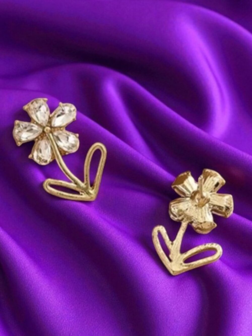 🌸New🌸 Rhinestone & Gold Flower Stud Earrings Stylish Jewelry Women Earrings
